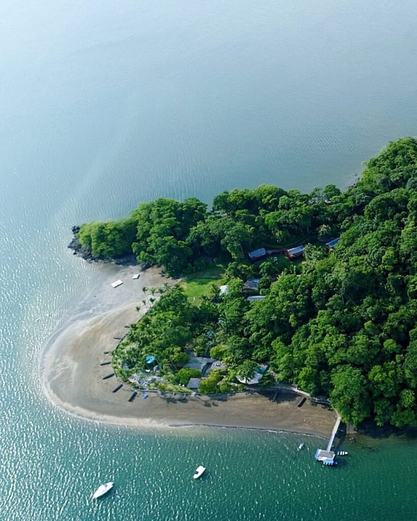 Isla Chiquita Glamping Hotel